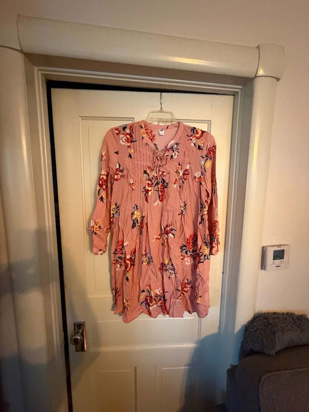 Old Navy Floral Boho Dress Size L Pink Rayon Pintuck Tie Neck